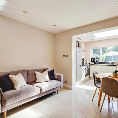 Lovely 2 Bedroom Ground Floor Flat With Garden. Londen Buitenkant foto