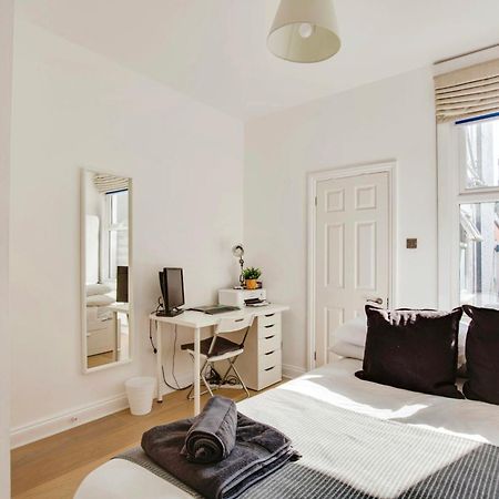 Lovely 2 Bedroom Ground Floor Flat With Garden. Londen Buitenkant foto