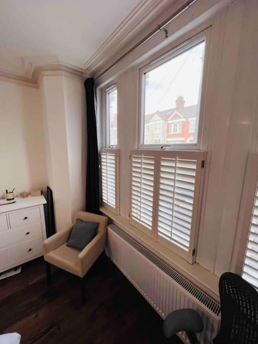 Lovely 2 Bedroom Ground Floor Flat With Garden. Londen Buitenkant foto