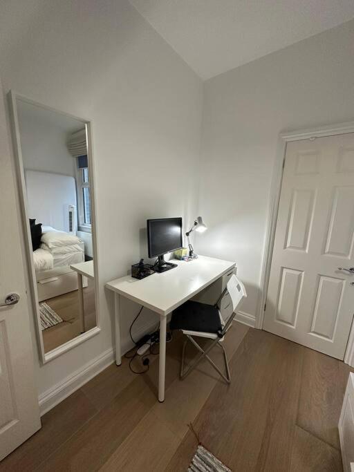 Lovely 2 Bedroom Ground Floor Flat With Garden. Londen Buitenkant foto