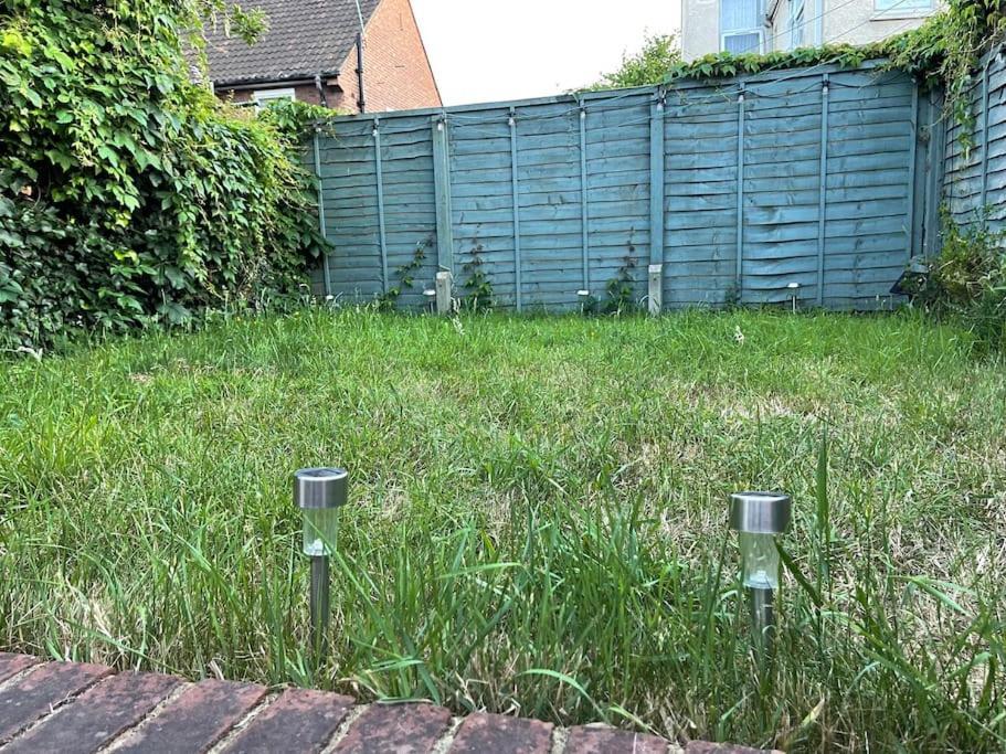 Lovely 2 Bedroom Ground Floor Flat With Garden. Londen Buitenkant foto