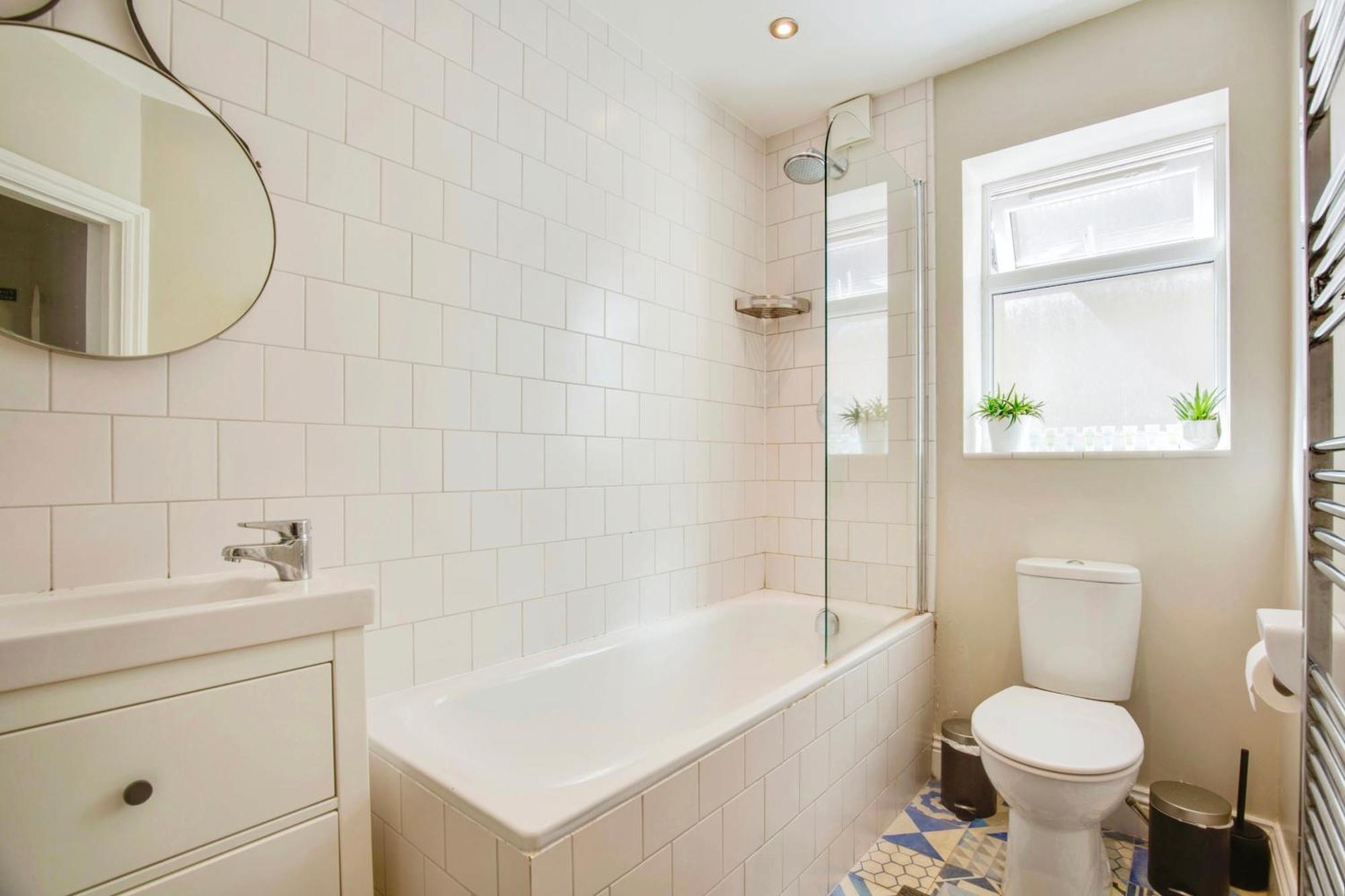 Lovely 2 Bedroom Ground Floor Flat With Garden. Londen Buitenkant foto
