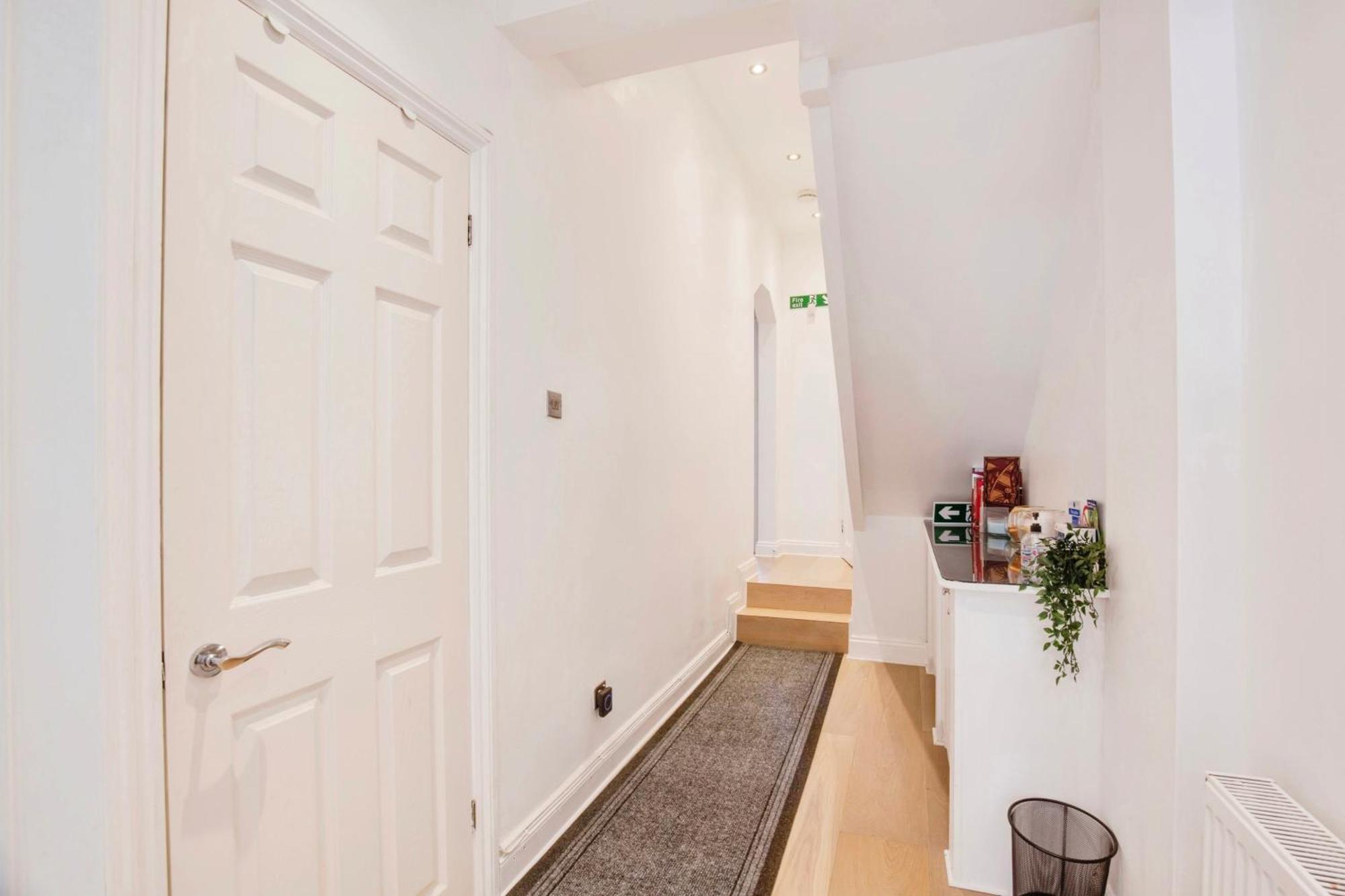 Lovely 2 Bedroom Ground Floor Flat With Garden. Londen Buitenkant foto