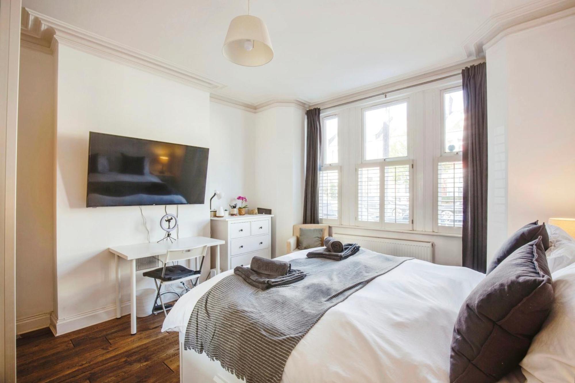 Lovely 2 Bedroom Ground Floor Flat With Garden. Londen Buitenkant foto