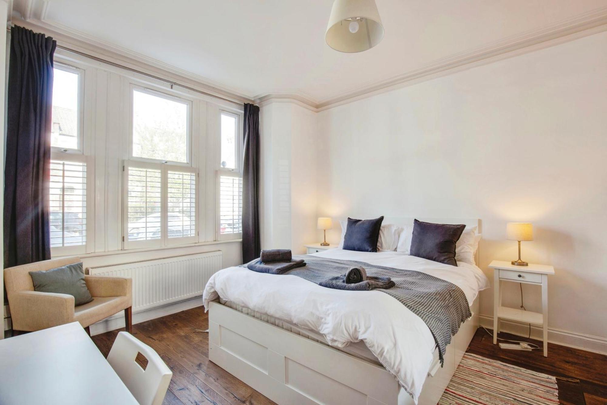 Lovely 2 Bedroom Ground Floor Flat With Garden. Londen Buitenkant foto