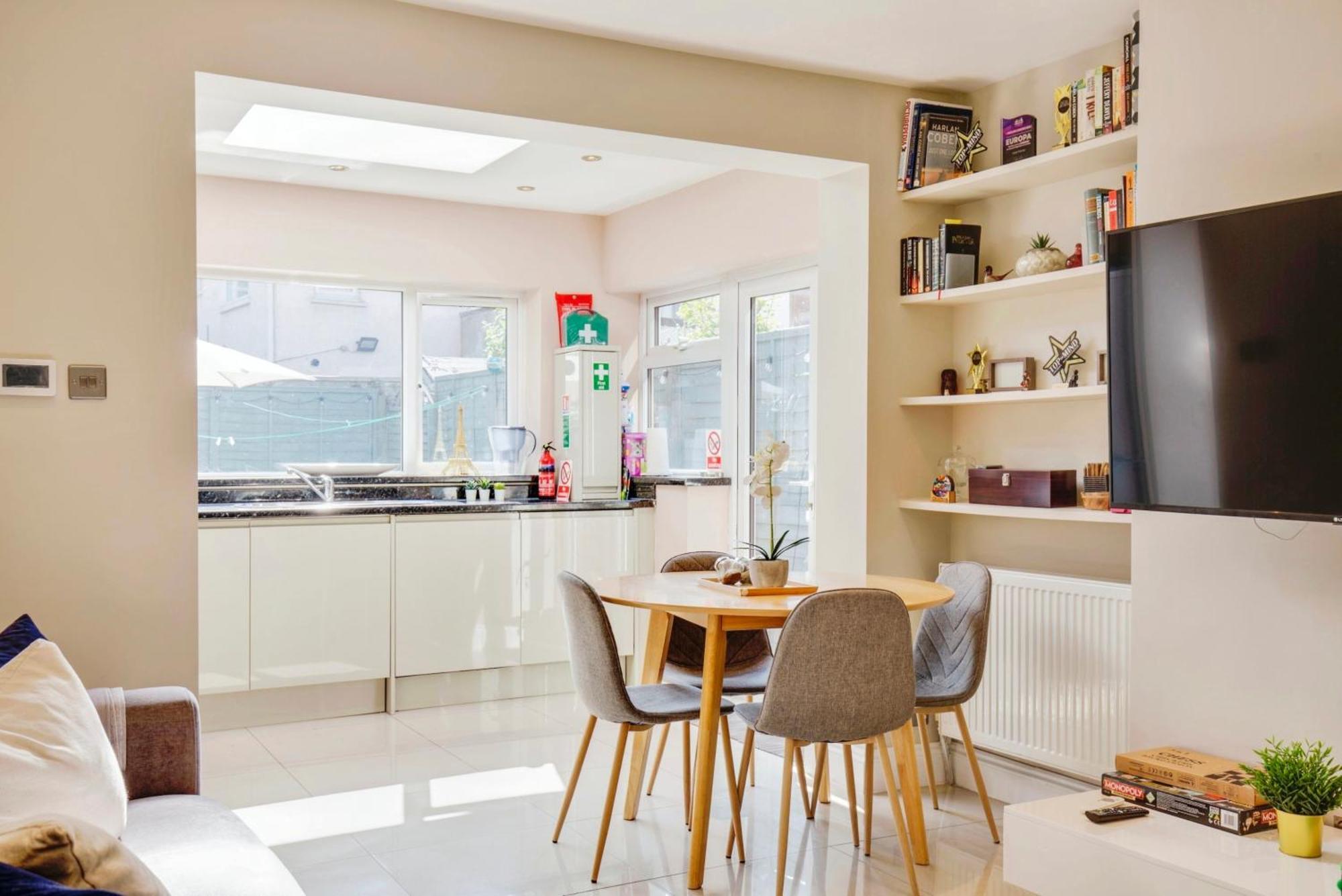 Lovely 2 Bedroom Ground Floor Flat With Garden. Londen Buitenkant foto